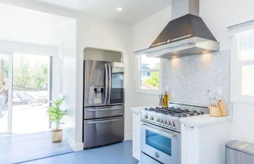 Little Italy 3BD Home with Huge Patio & Backyard - Foto 6