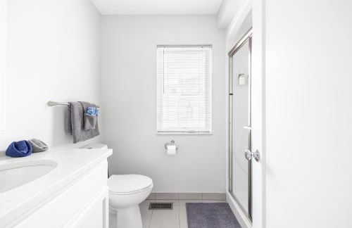 Luxury Downtown Townhome Private Garage Unit 4 - Photo 10