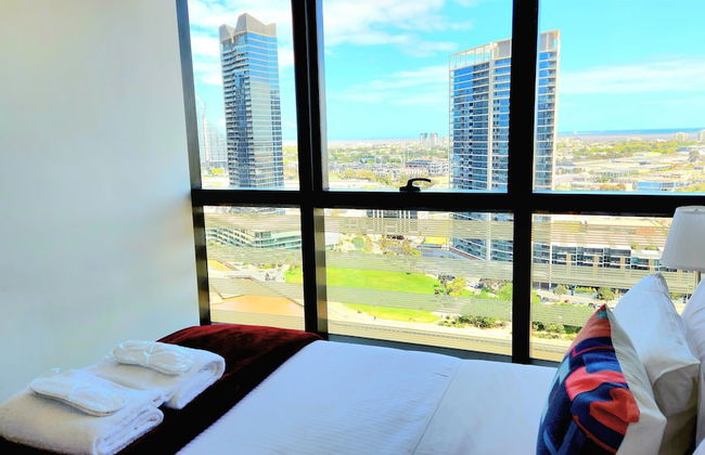 Melbourne Lifestyle Apartments - Best Views on Collins - Photo 12
