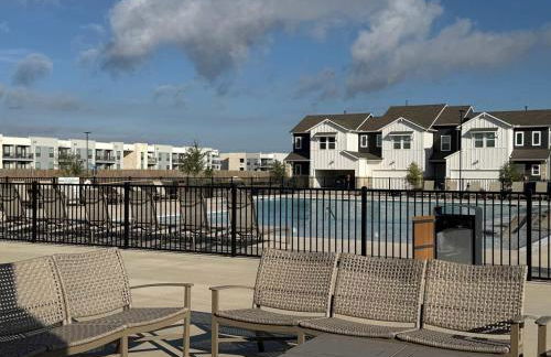 Spacious 4BR Oasis - Pool - Patio - 8 Min to Kalahari - Foto 19