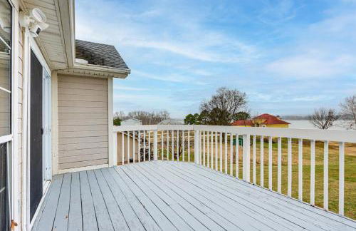 Group Friendly! Waterfront Grand Lake Home with Dock - Foto 9