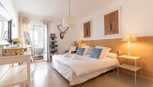 Apartment, front line beach, in Las Arenas, Bahía de Marbella - Photo 3, towels