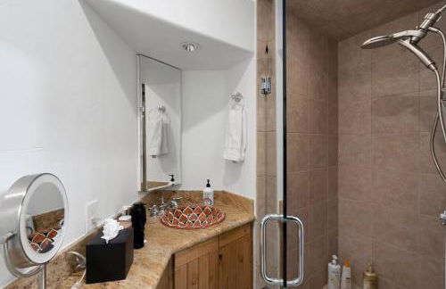 Red Rock Retreat with Hot Tub & New Pool Coming late March - Foto 38