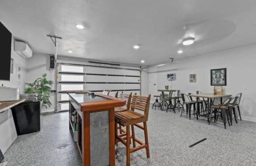 Relax! Pool/HotTub/TheaterRoom/Sleeps 15! - Foto 22