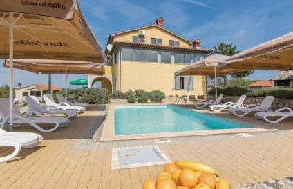 Villa Una Apartments - Photo 1