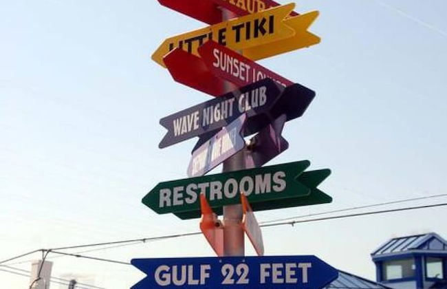 2 Bedroom Waterfront Pool Side! - Foto 32