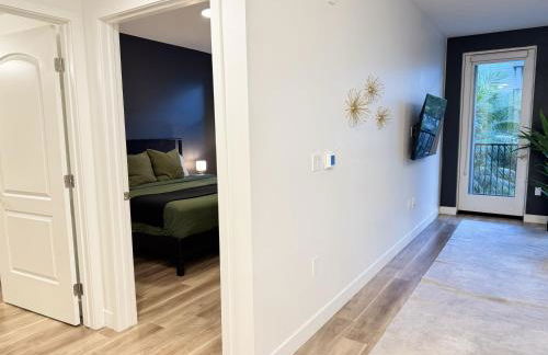 Luxe Deco Haven with Pool, Gym & Parking Close to Disneyland - Foto 55