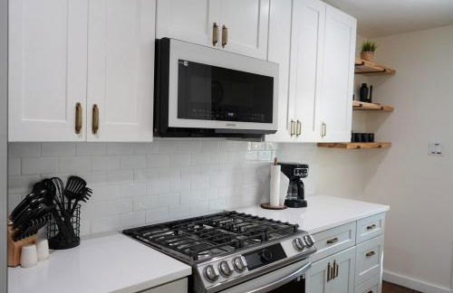 Stay at The Oak - Downtown New Braunfels Getaway - Foto 14