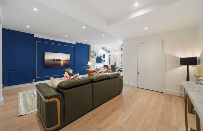 The Hertford Boutique - Photo 32