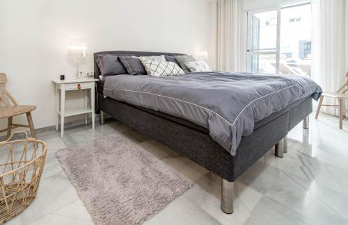 Sensational and Exotic 3-Bedroom Retreat in Nueva Andalucia with a Palm Garden - Foto 29