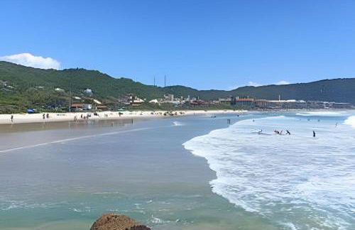 Casa 2 quartos, 6 pessoas, perto da praia, ar condicionado, wi-fi, cozinha completa, lavanderia, - Foto 25