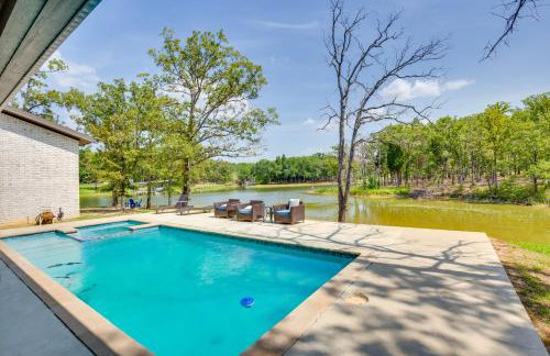 Relax Fireside! Waterfront Malakoff Home with Pool - Foto 36