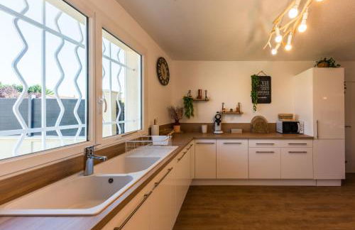 Villa des Oliviers Sublime villa avec piscine chauffée et privée et baby foot - Foto 7