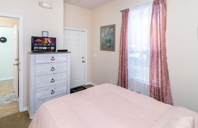 The Regal Hideaway - Photo 6