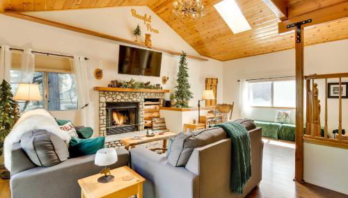 Peaceful Pines Running Springs Home with 3 Decks - Foto 1