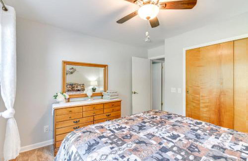 Near Trails and Wineries Victor Getaway with Fire Pit - Foto 19