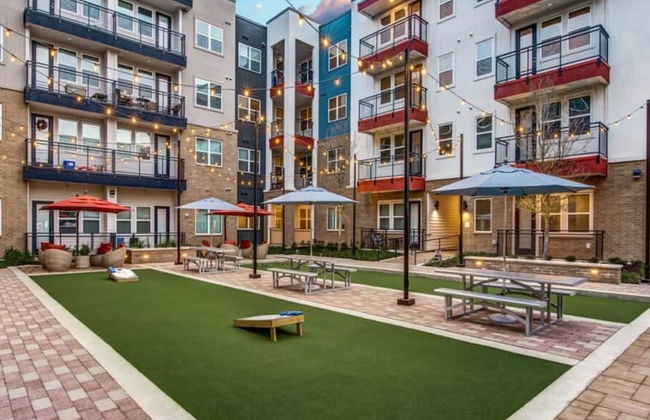 Cozy 1BR King Suite Close to Downtown w Fast Wifi - Foto 29