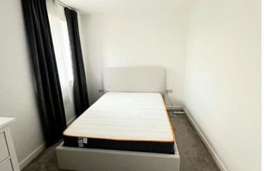 4BD 2BR House with Parking in Gravesend - Foto 5