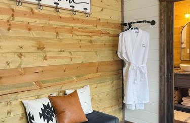 Winter Retreat in the Pines, Cozy Cabin & Fire Pit Nights - Foto 17