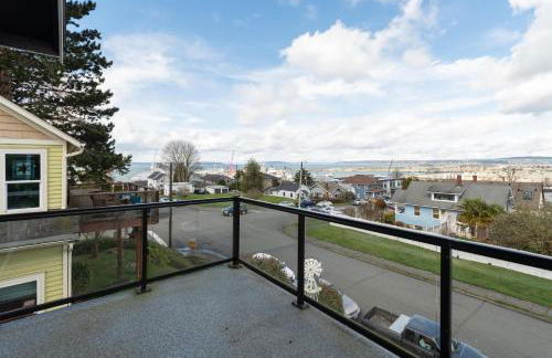 Spacious 3BR Home Sleeps 8 Private Backyard - Foto 31