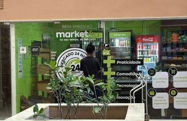 Lindo Studio em frente a praia - Foto 28