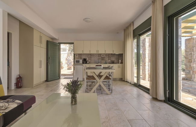 Ouzo Stone Studio - Photo 18