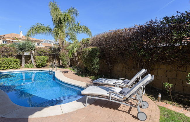 Villa Riviera in Urbanizaci n Riviera Sol - Photo 5