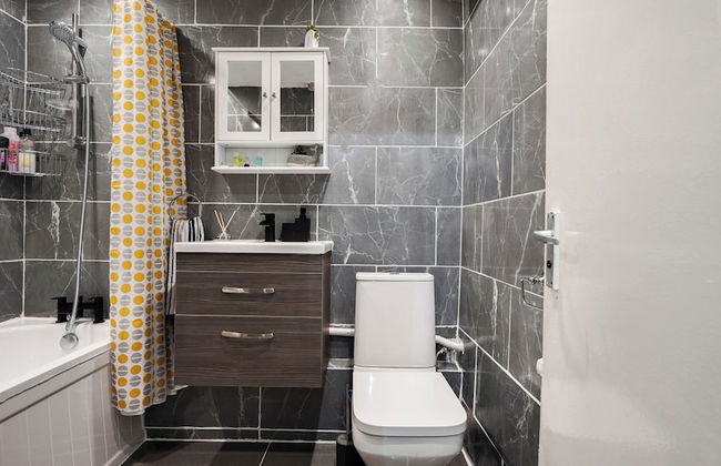 Apartment-sleeps3-heating-television-internet - Photo 9