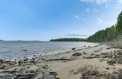 Waterfront Roque Bluffs Hideaway with Private Beach - Photo 27