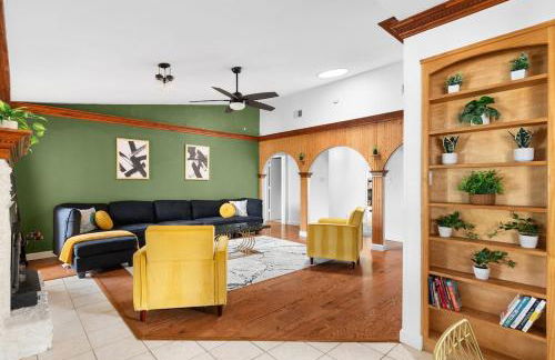 Serene Family Retreat King Beds Pool Hot Tub and Games - Photo 20