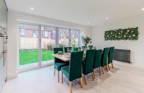 Large 6-Bed house, Free Parking & Motorway Access - Foto 7