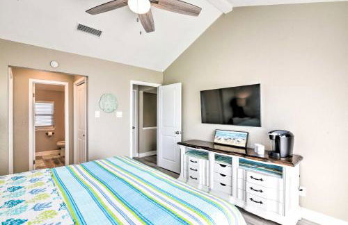 Unobstructed Beachfront! Galveston Oasis with Decks - Foto 12