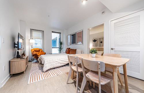 Stylish 2BDR & 2BTH - 15 mins walk to the beach! - Foto 16