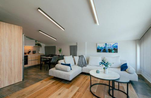 ARTica condo - Photo 6