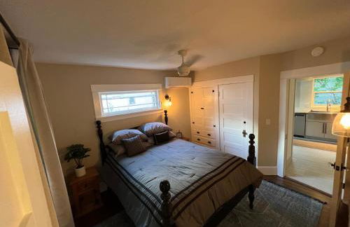 Downtown Williams, walk everywhere, remodeled - Photo 11