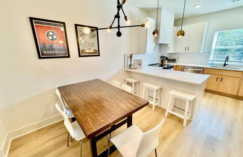 Near Broadway & Opry 3BR Game Room Sleeps 10 - Foto 19