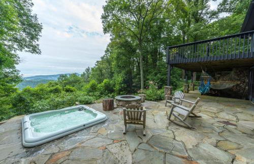 Blue Ridge Bliss Gorgeous home with hot tub & stunning views - Foto 25