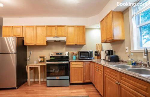 AC 6BR2BA Quiet Island House Near Casinos - Foto 42