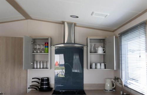 Hiba Luxury Lodge At Parkdean Cayton Bay Holiday Park - Foto 9