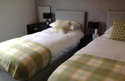 Rooms @ Number Six - Photo 6