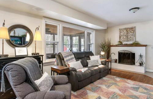 Colonial Cottage with Hot Tub & Sauna-Family Friendly - Photo 12