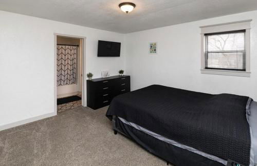 Spacious 9BR Home Ideal for Groups Near Downtown - Foto 20