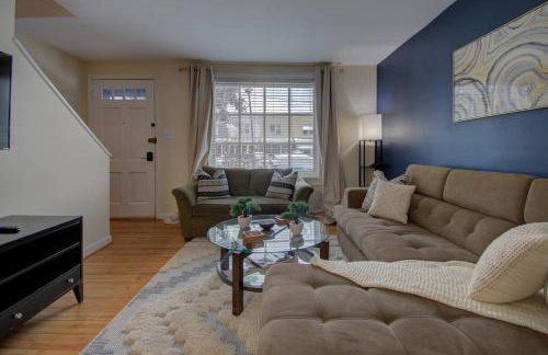 Book Now! 8-Min to Metro - King Bed- Old Town Central Retreat - Floyd's Freedom - - Foto 26