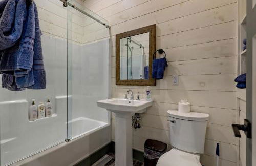 Stunning Cottage Rental Ideal for a Family to Go Glamping in Georgia - Photo 24