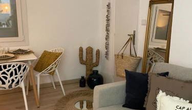 Exceptionnel studio vue mer refait à neuf - Foto 3