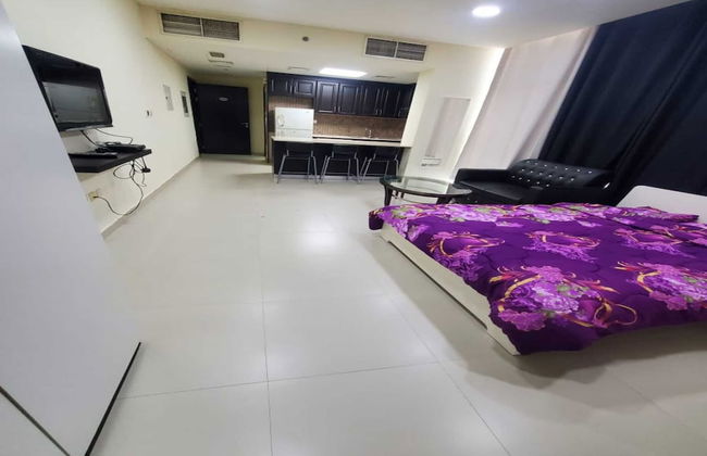 Stylish Family Friendly Studio - Photo 6