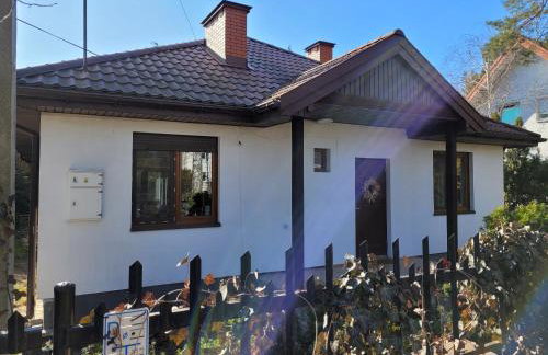 Uroczy dom na ładnym podwarszawskim osiedlu - Foto 1