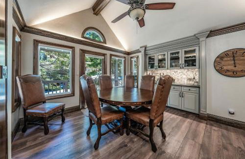 Lux Western Cabin Pool Table Ping Pong Vibes - Foto 29