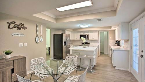 11 Mi to Holiday at Arboretum! Home with Hot Tub - Photo 3