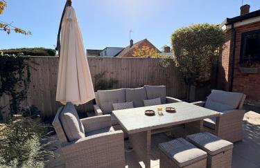 Marlow Family Retreat, Short Stroll into Town - Photo 25